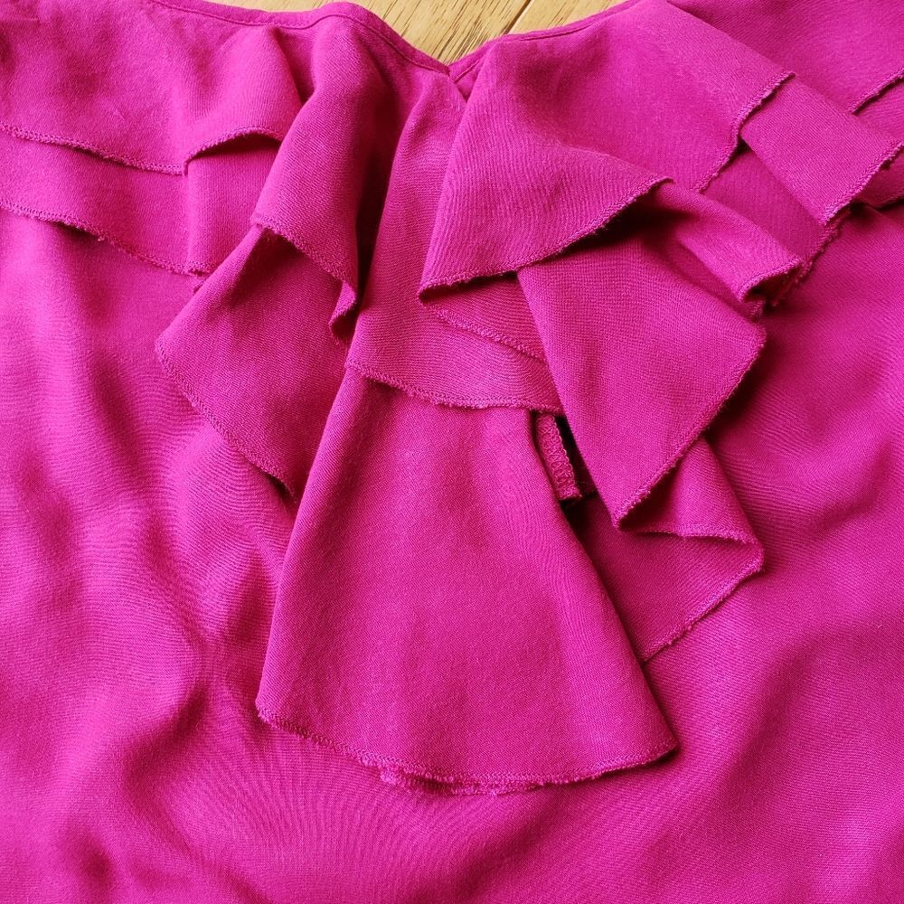 💜Mossimo Fuchsia Ruffled Chest Sleeveless Top Small - Picture 5 of 8